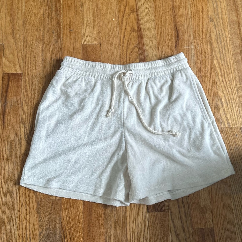 New. Aritzia Wilfred free terry short. Medium
